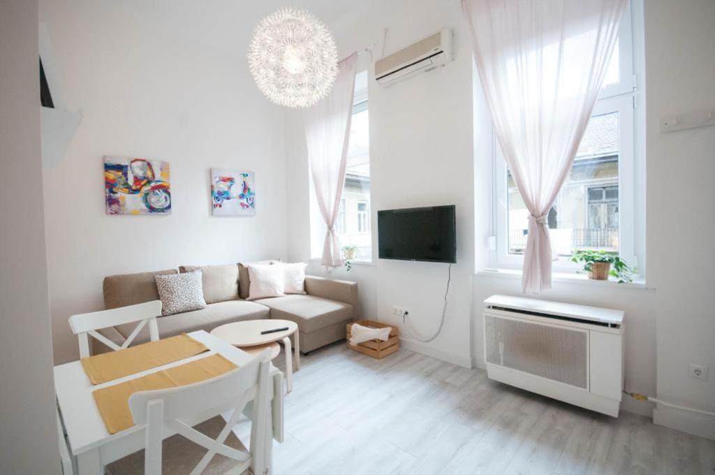 Cs3 Csanyi Apartment Budapest Exterior foto
